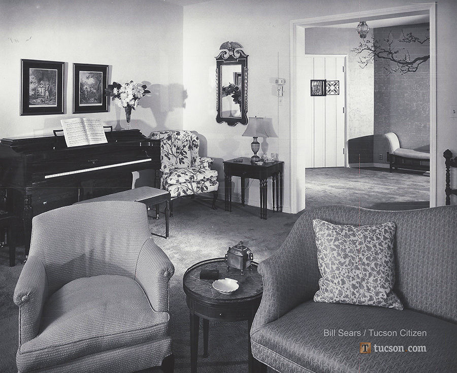 1958 home photos: 18th century decor